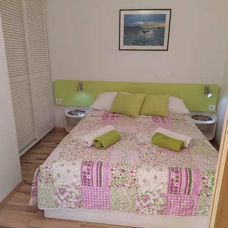 Mala Paklenica Apartment